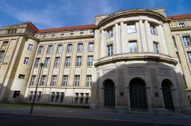 Haupteingang Mauerstraße Fassade Massiv Obernkirchener Sandstein®